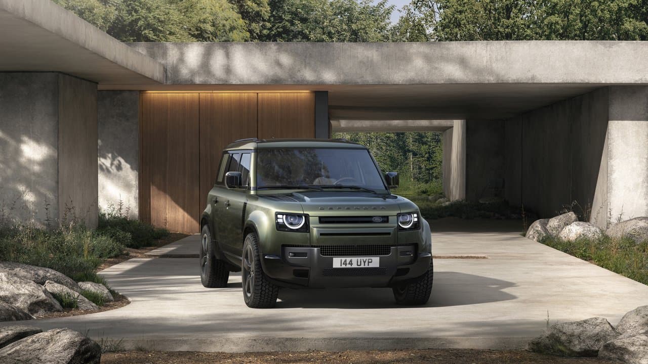 Land Rover Defender 110